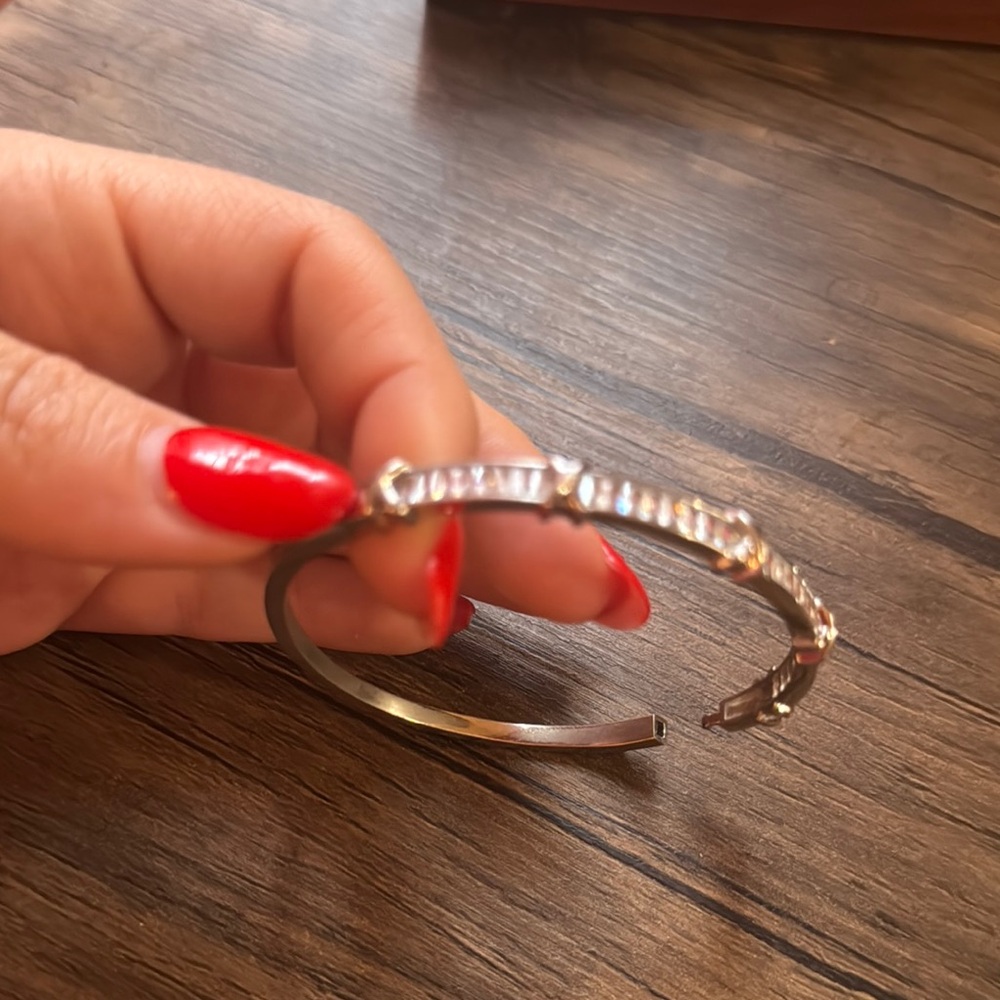 Elegant Silver Bangle Bracelet